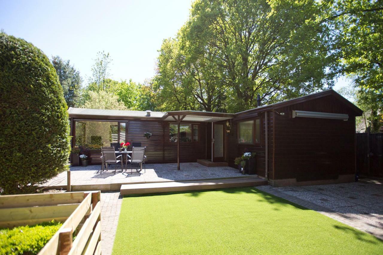 Relaxed Verblijf In Chalet Op De Veluwe Villa Putten Exterior photo
